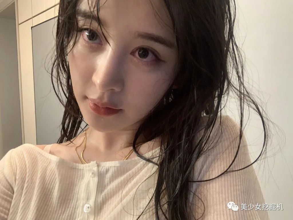 颜值直逼娱乐圈天花板,但这山根是认真的么…|周子然|娱乐圈|美少女