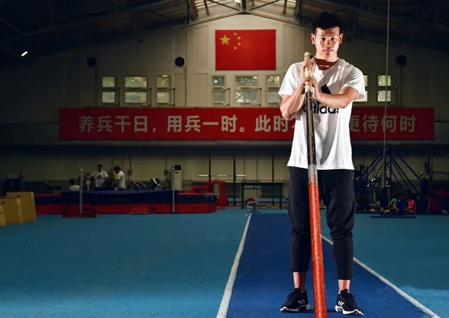 40天,三项全国冠军!看“热血男孩”如何逐梦“撑杆”路!| 在浙师,你也能