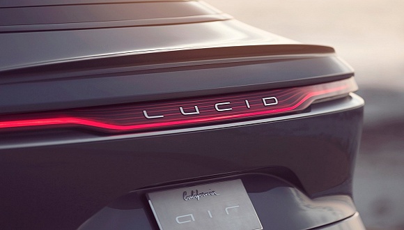 “美国小鹏”Lucid首款量产车发布：8万美元起售 续航里程超800公里