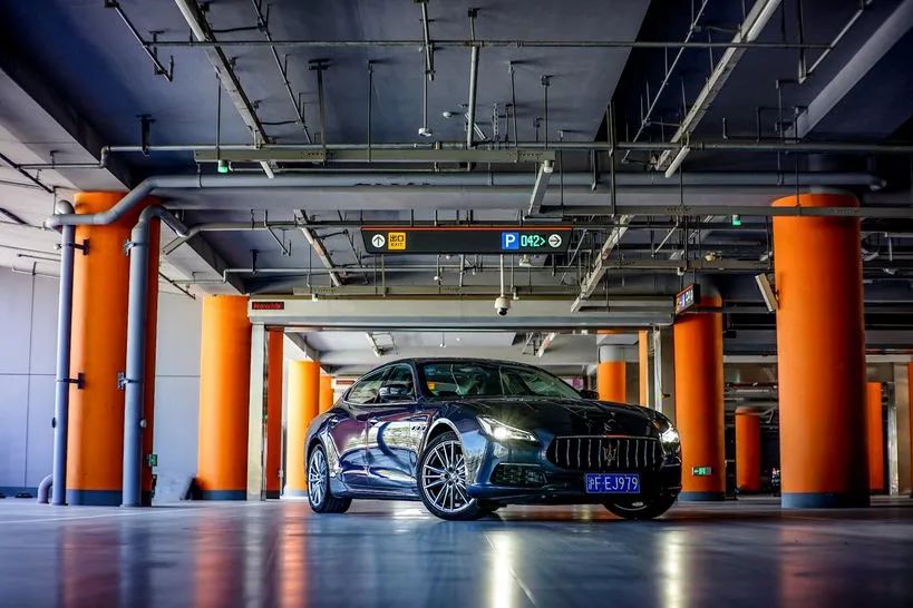 男人爱性能,女人更爱奢侈品,霸道总裁最懂你心