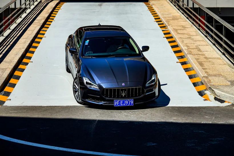 男人爱性能,女人更爱奢侈品,霸道总裁最懂你心