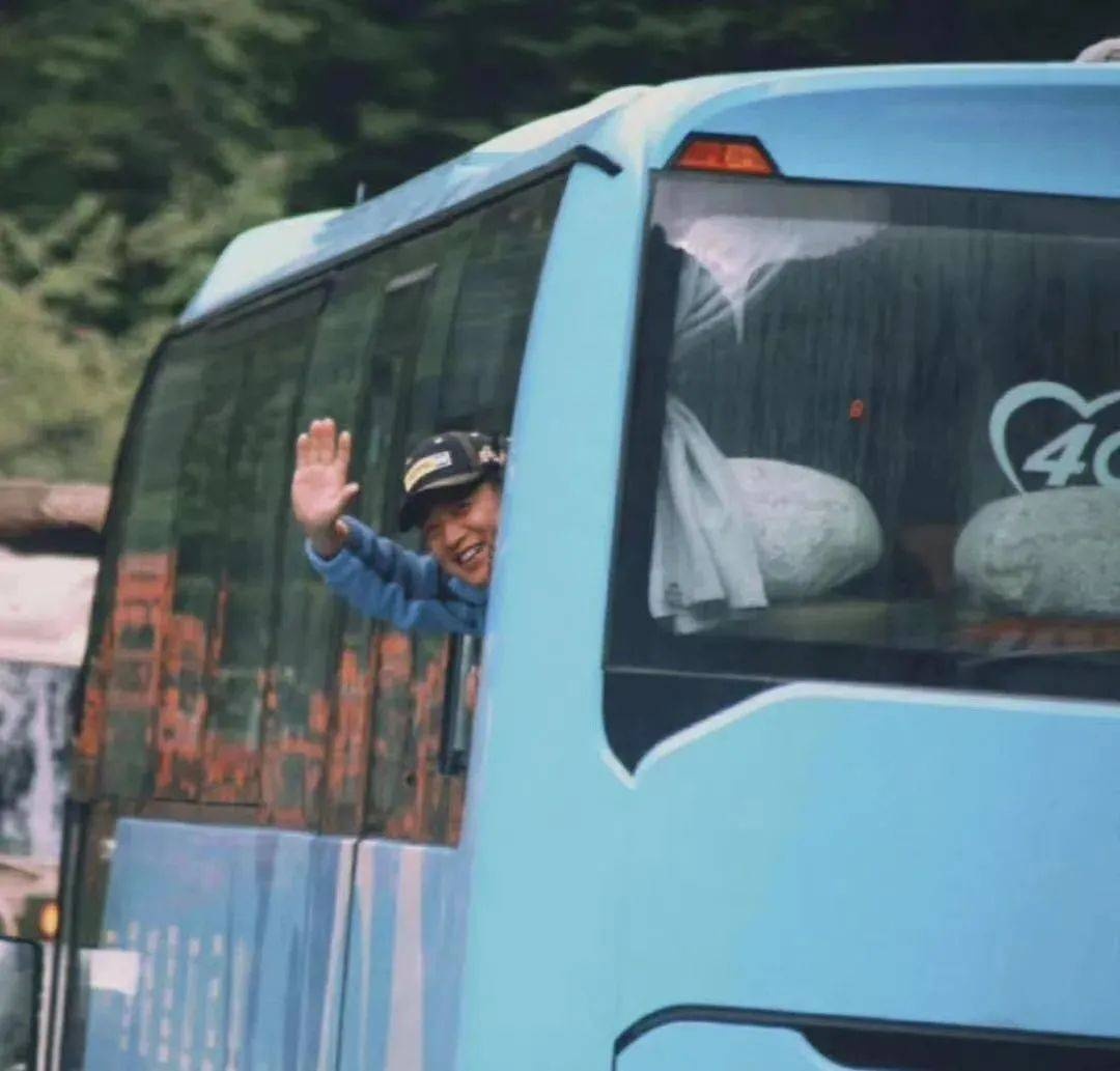 子弟兵所到之处,人民群众的敬礼太煽情了休闲区蓝鸢梦想 - Www.slyday.coM 子弟兵所到之处,人民群众的敬礼太煽情了休闲区蓝鸢梦想 - Www.slyday.coM