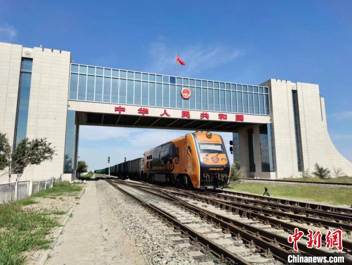 图为二连浩特港口。梁晓虹摄
