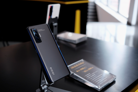 iqoo5 pro充电怎么设置 3c3e-izeysaz0793044.png