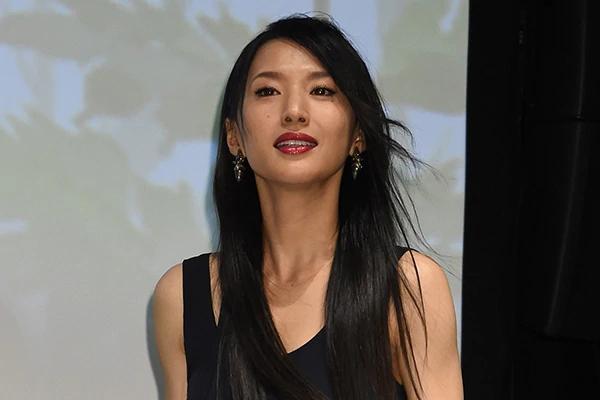 演艺圈成高危行业芦名星自杀身亡曾与前首相儿子约会传绯闻