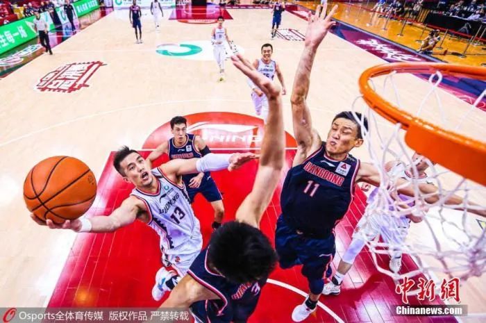 资料图:CBA总决赛第二战,辽宁队以115:113击败广东队,两边总比分战成1:1。图为辽宁队郭艾伦冲破上篮。图片泉源:Osports全体育图片社