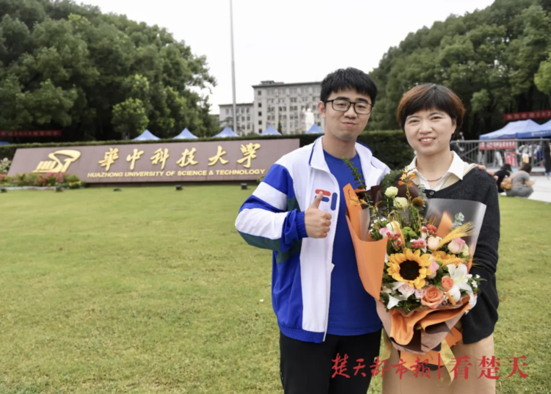 校友|一家三口成校友，慕了慕了→