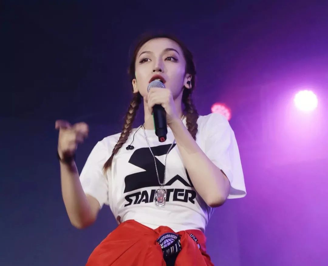 国内女rapper大全 顶尖,国内女rapper大全 地下 继舞台忘词张靓颖触发隐藏赛制淘汰实力女rapper网友她到底懂不懂说唱