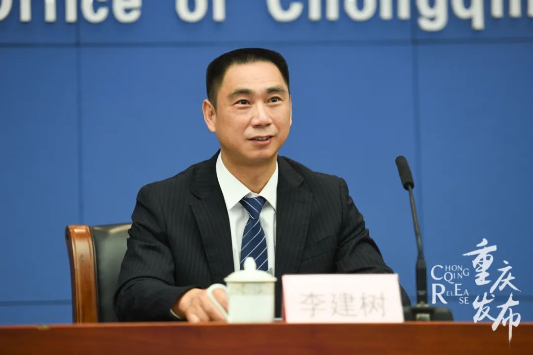 李建立回覆记者提问邹乐 摄
