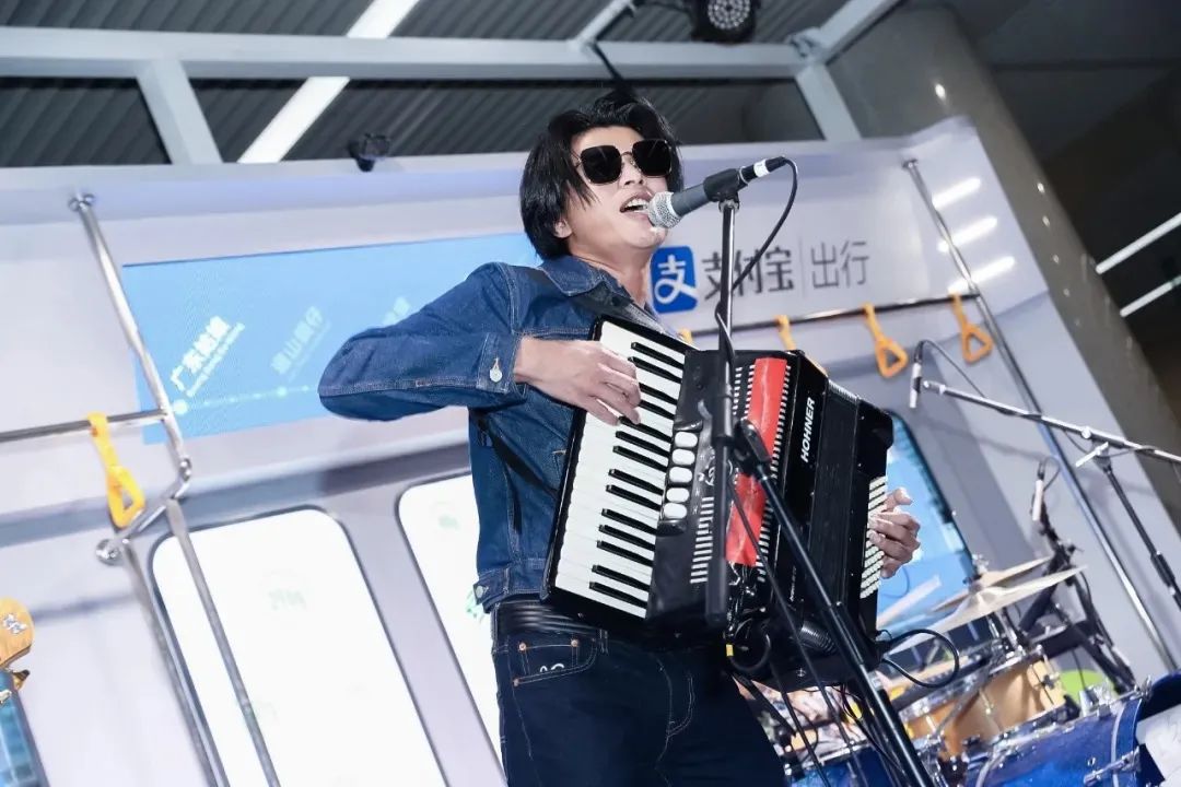 五条人、李雪琴火了,品牌们不“心动”吗?