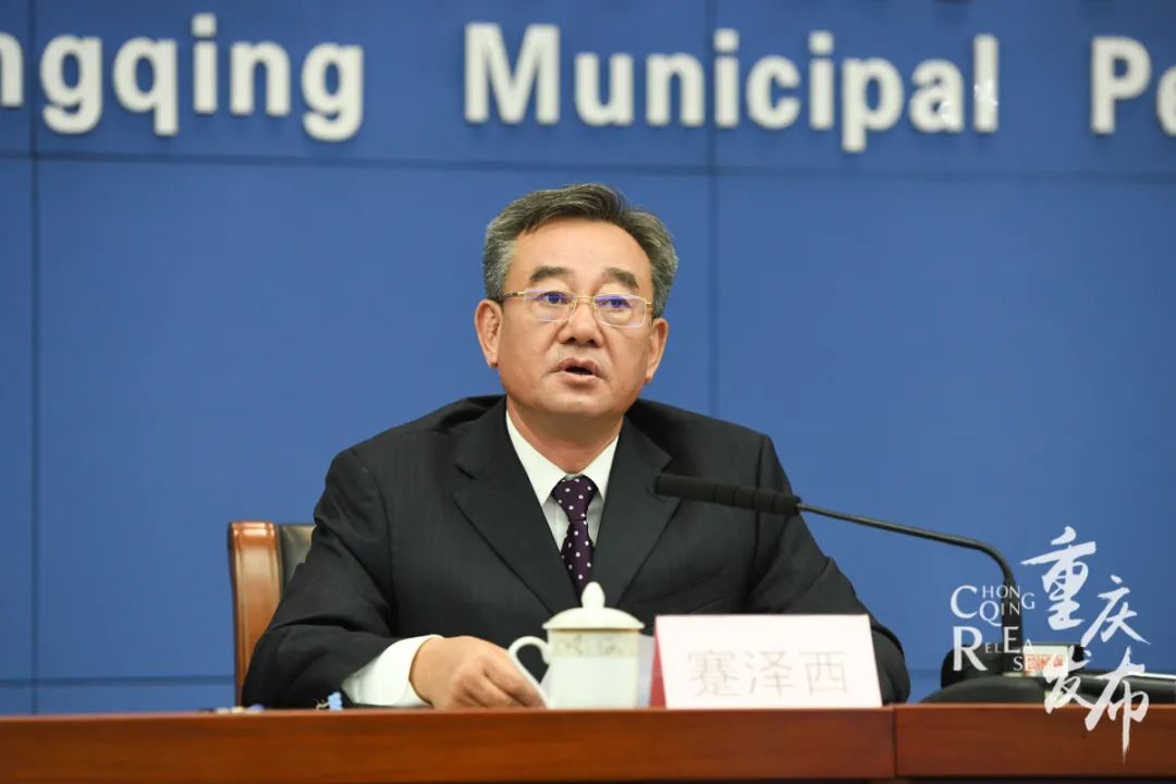 蹇泽西先容相干情形 邹乐 摄