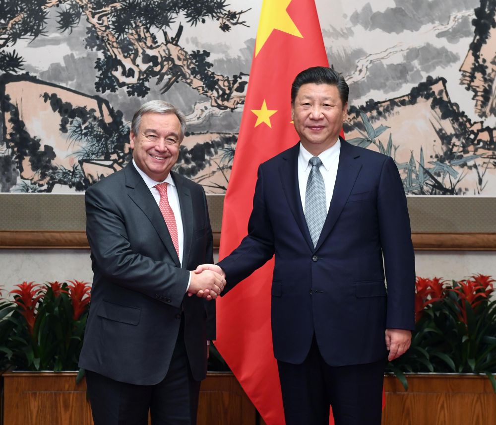 2016年11月28日,国家主席习近平在北京钓鱼台国宾馆会见候任联合国秘书长古特雷斯。新华社记者饶爱民摄