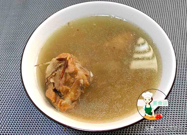 炖骨头汤时,多加一把"鸡骨草",汤鲜香甘甜又滋补,家人