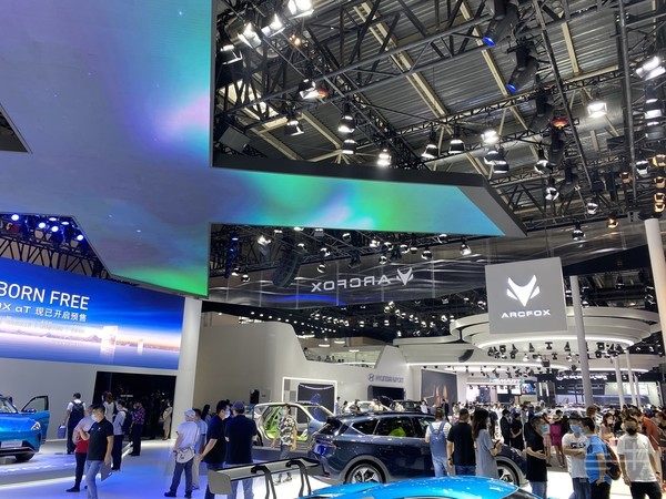 ARCFOX αT高端SUV实拍图来了 ARCFOXGT赛道版亮相