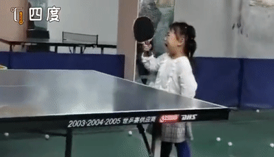 3岁女童哭着打乒乓球,结果亮了(图)(含视频)