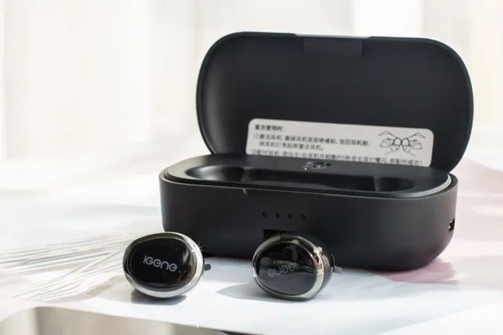 蓝牙耳机怎么才算充满了电 e7ac-iytwsaz9744342.jpg