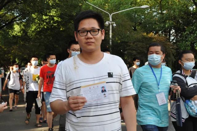 录取了!32岁武汉硕士为传承非物质文化遗产重新高考再读8年:我没选错休闲区蓝鸢梦想 - Www.slyday.coM 录取了!32岁武汉硕士为传承非物质文化遗产重新高考再读8年:我没选错休闲区蓝鸢梦想 - Www.slyday.coM