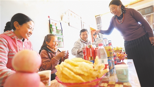 青海久治县哇塞乡折安村:守住草场 合力增收