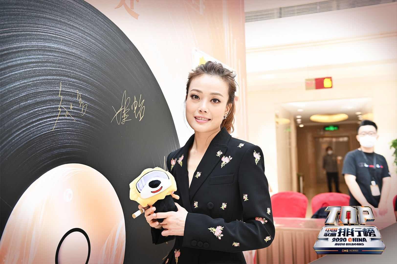 容祖儿加盟《中国歌曲TOP排行榜》,分享泪洒舞台经历