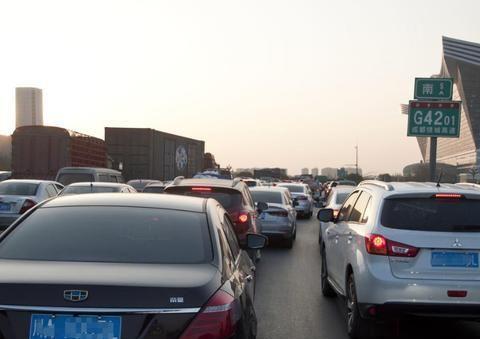 成都汽车保有量位居全国第二,为什么拥堵排名进不了前10?
