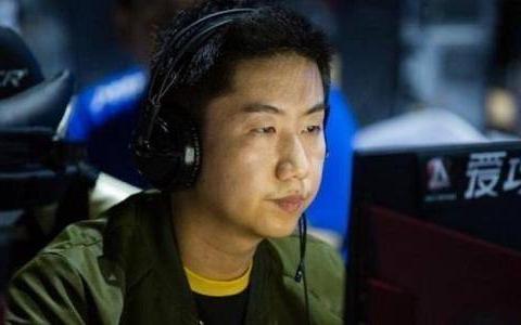 CSGO:100个箱子一金未出？ququ愤怒处理残局杀人诛心|QUQU|cs:go_新浪新闻
