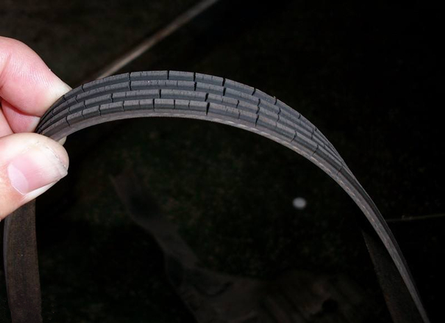 汽车高速行驶时，皮带断了会有什么后果？