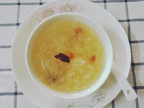 银耳怎么煮才能出胶效果好 a419-kherpxx5161615.jpg