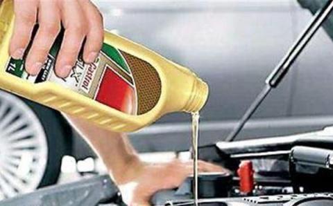 汽车每年只开几千公里,多久换一次机油比较好?