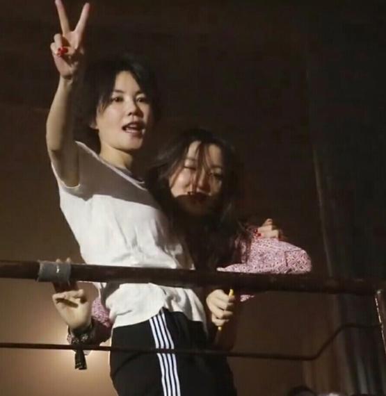 尴尬！31岁女星被扒穿假货，经历像王子文？王菲也被误认穿高仿