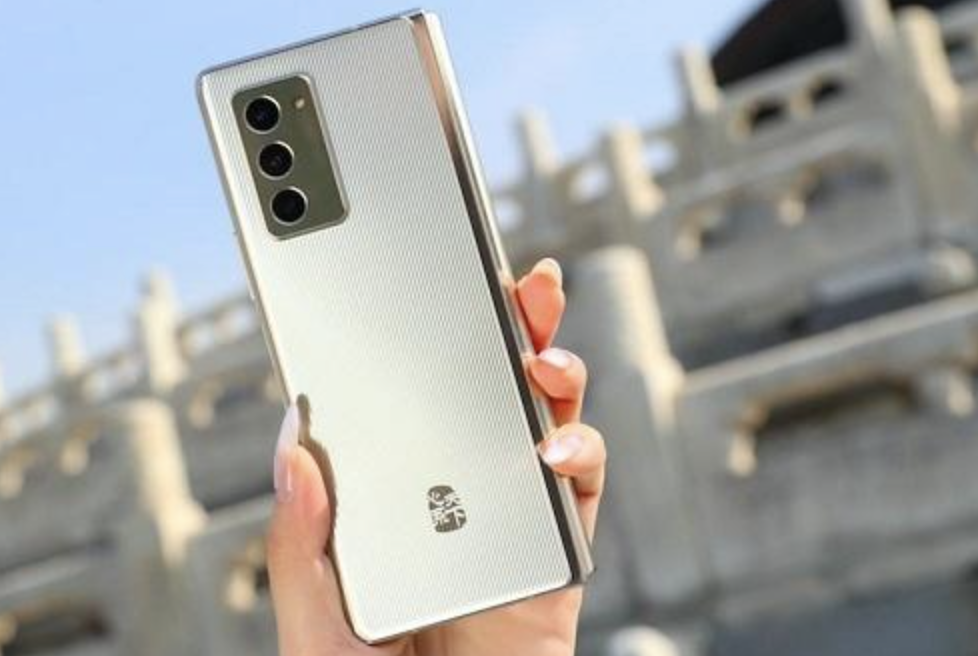 匠心品质 尊崇体验,三星w21 5g用心诠释"高级感"