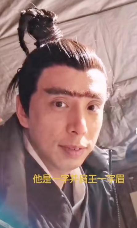 冯巩弟子事业差太多！贾玲连登春晚还当导演，侯林林仍给人作配？