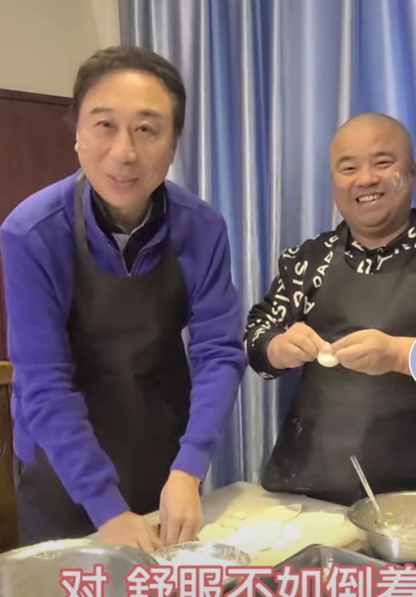 冯巩弟子事业差太多！贾玲连登春晚还当导演，侯林林仍给人作配？