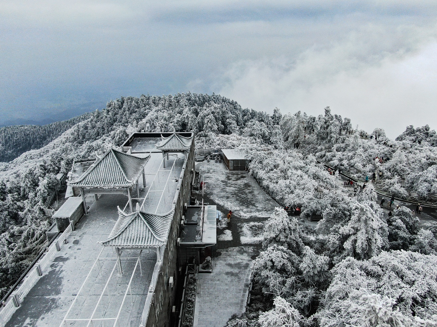 南岳衡山的雾凇璀璨夺目,每年都有这些攻略不可错过