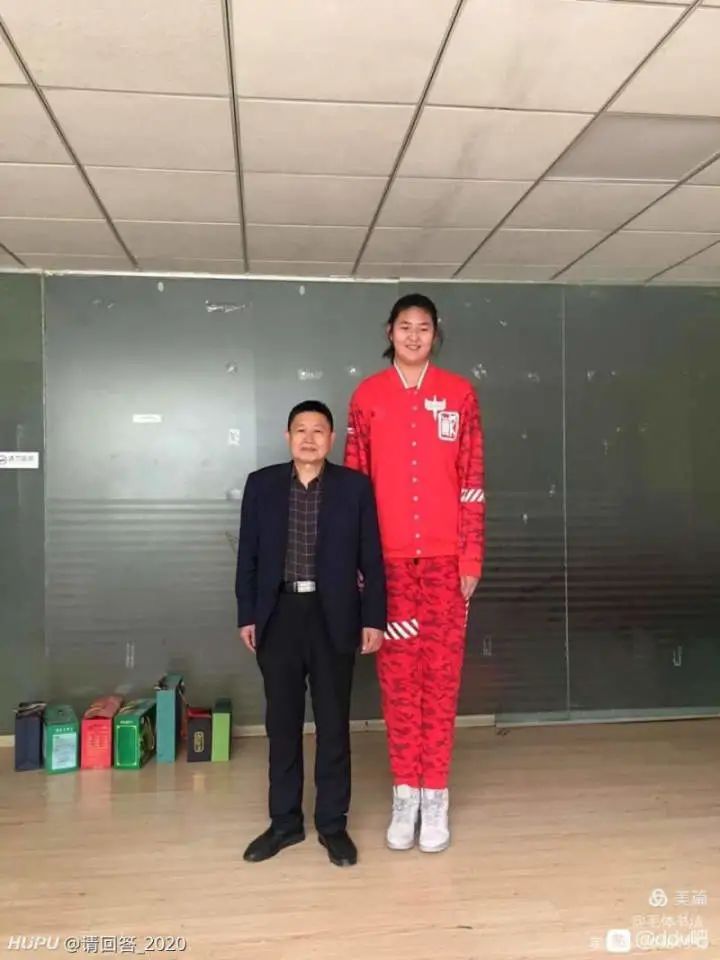 那应该不会，至少要比我高吧，不管比我高多少，我高一厘米也行...