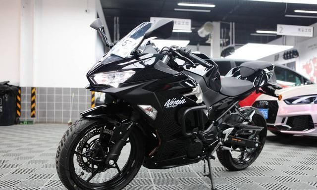 川崎Ninja 400贴隐形车衣花多少钱?