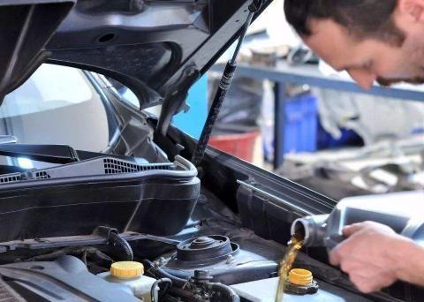 4S店汽车首次免费保养包括哪些项目?看这里就全懂了