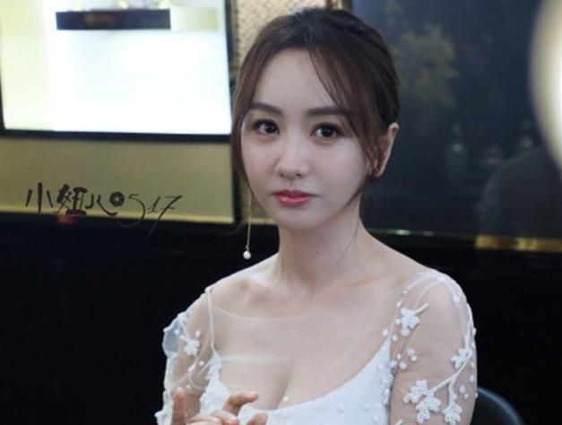 杨蓉童年经历介绍