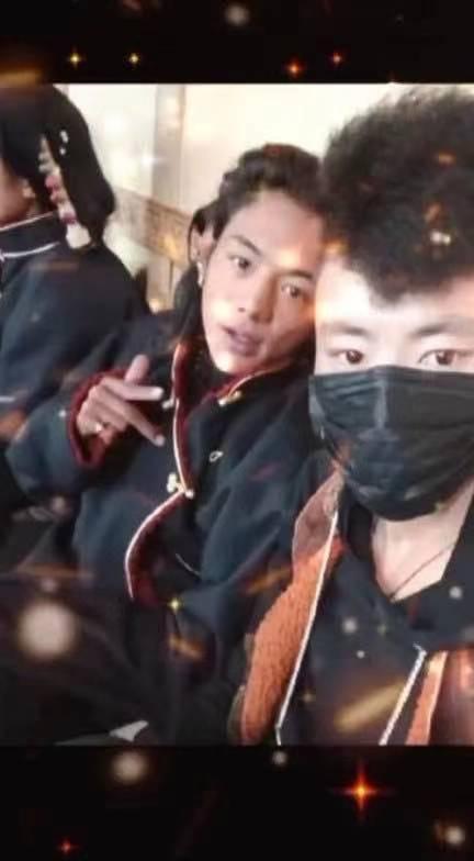 1000万粉丝的丁真,爆红之后加入国企,如今因抽烟"翻车