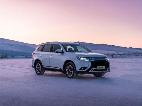 冬天只滑雪，那就out了，三菱欧蓝德才是打开冰天雪地的最佳方式