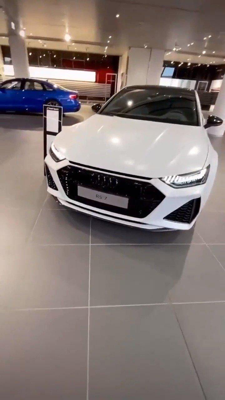 奥迪最强性能车，全新Rs7直线加速王，超跑都不是它的对手！