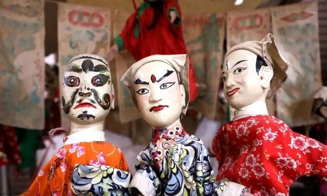 哪部电影里有个黄色的木偶