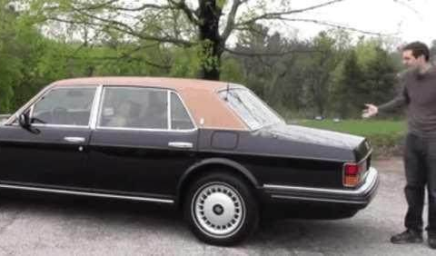 20岁小伙花几万块买一辆二手劳斯莱斯，打开车门一看目瞪口呆！