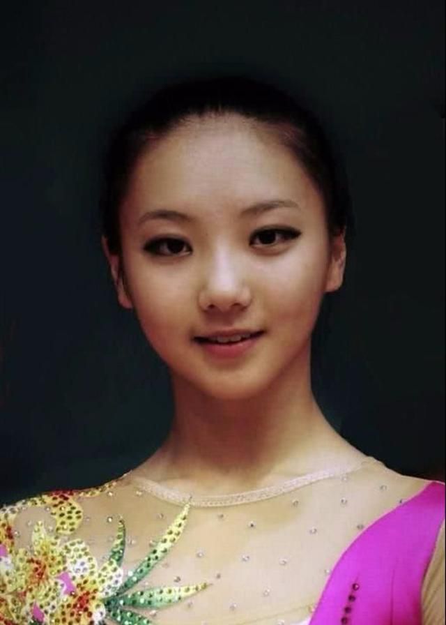 杨鸣初恋女友窦宝宝和太太唐佳良,谁更有