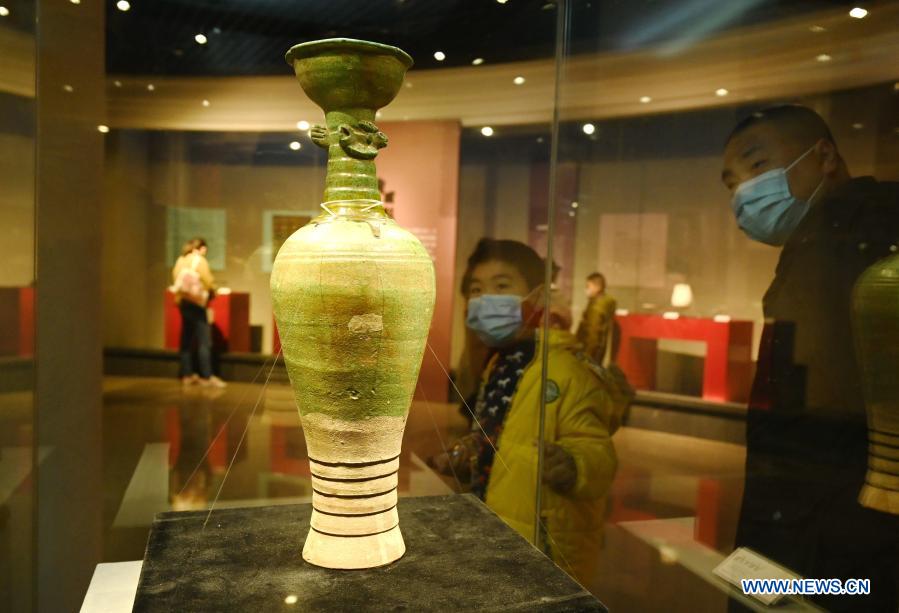 An exhibit is displayed during an exhibition of cultural relics from ancient China's Liao Dynasty (907-1125) at Fujian Museum in Fuzhou City, southeast China's Fujian Province, Jan. 17, 2021. The exhibition, displaying a total of 120 precious treasures, lasts until March 28 and is free to the public. (Xinhua/Lin Shanchuan)