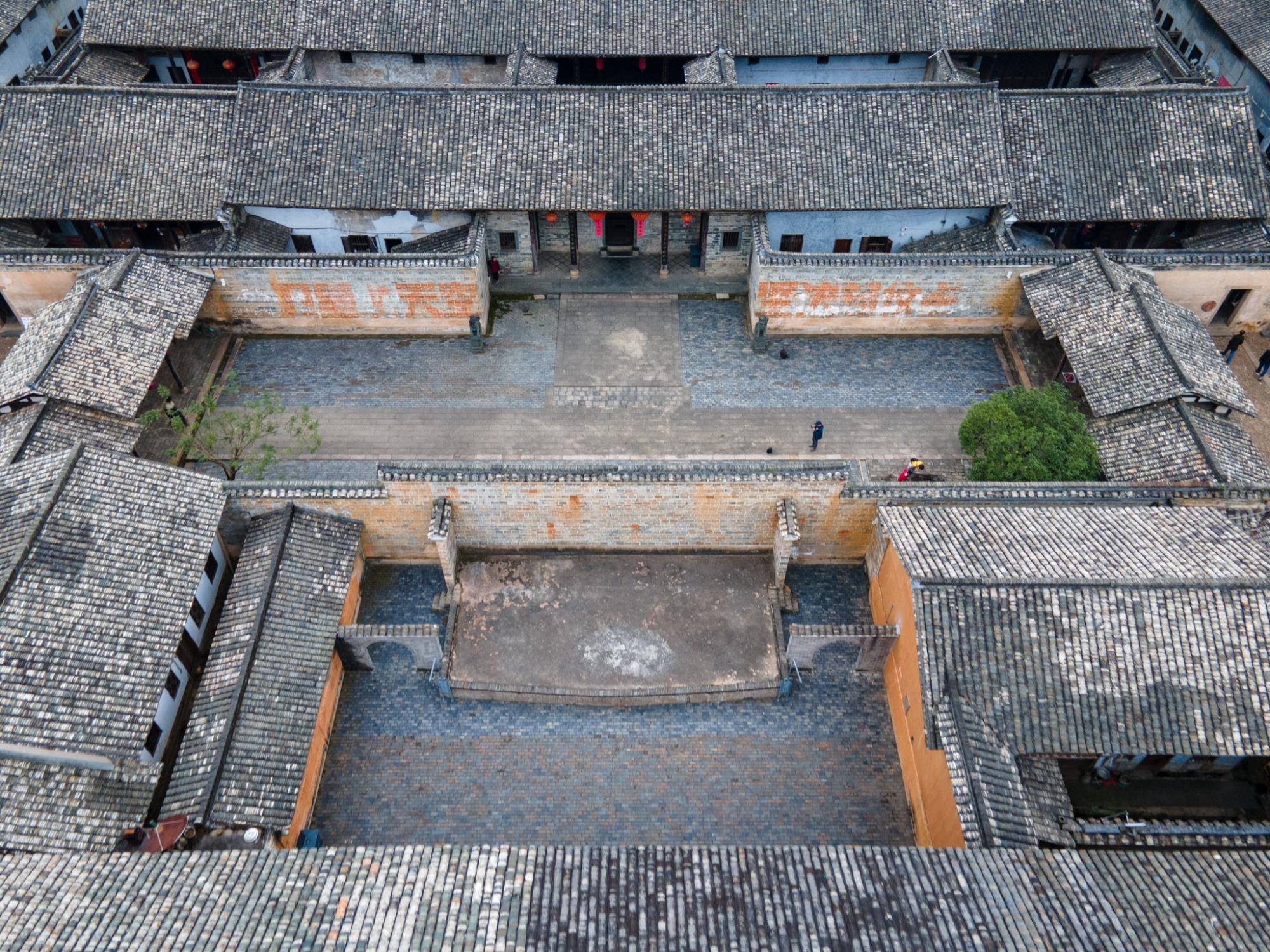 千年雅溪古村，藏于赣南深山之中，客家围屋围起来的古朴村落|围屋|古村|赣南_新浪新闻