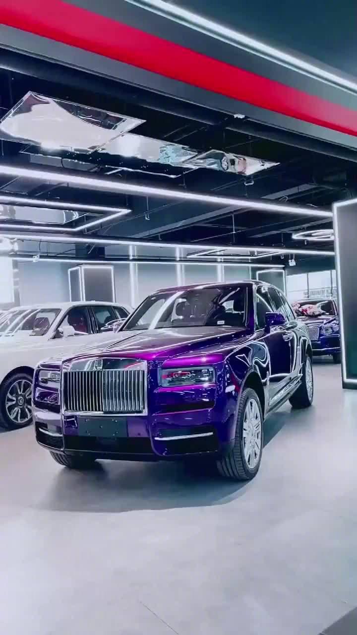 全新紫色的劳斯莱斯库里南，诱惑力十足！