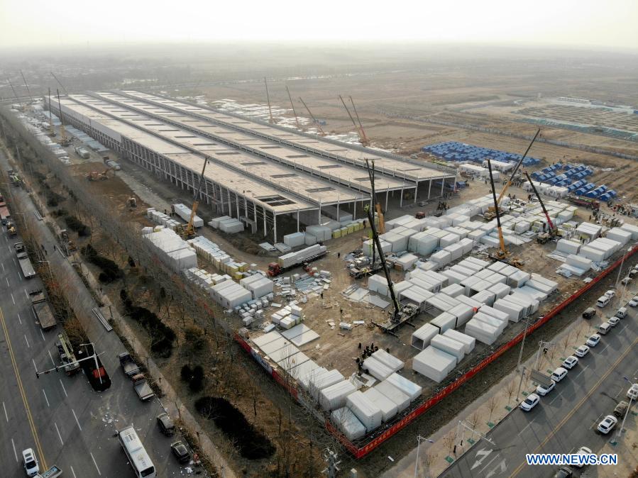 Aerial photo taken on Jan. 19, 2021 shows a COVID-19 quarantine center under construction in Nangong City, north China's Hebei Province. (Xinhua)