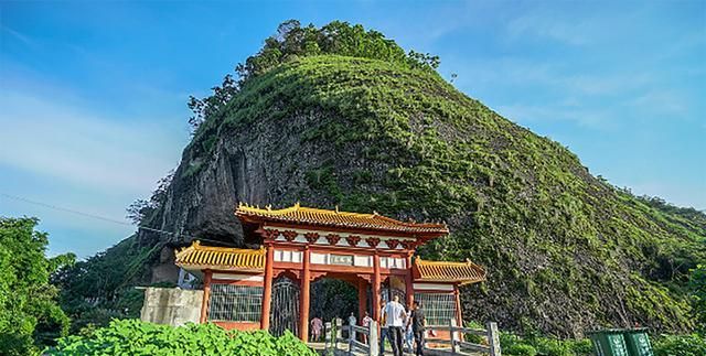 江西广昌龙凤岩有一鲜为人知洞穴秘寺深藏着数百年历史文化