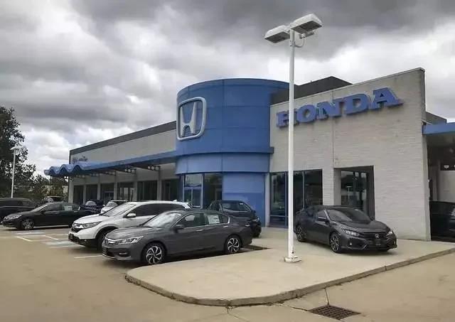 加价、亏损、躺赚、破产、退网、倒闭，4S店会最终被市场杀死吗