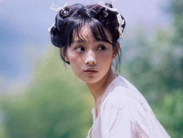 《山海情》中的美女，18岁参加快女出道，如今22岁演打工妹获赞